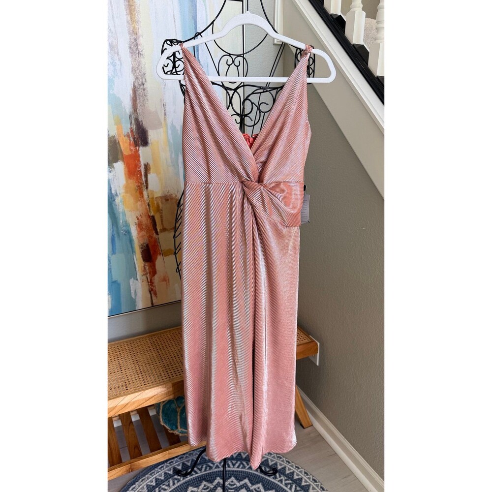 BEBE Knot Front Ribbed Satin Cocktail
Dress Blush Large